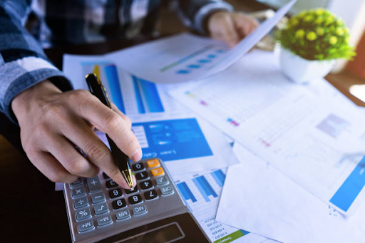 accountant working on how to void a check