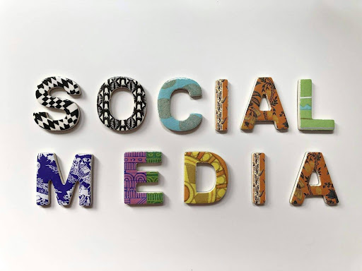 building-professional-relationships-on-social-media 