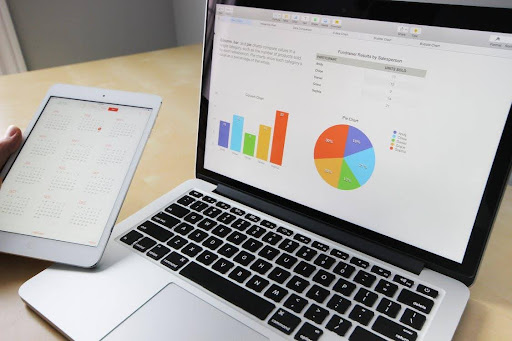 technology in accounting tablet laptop 